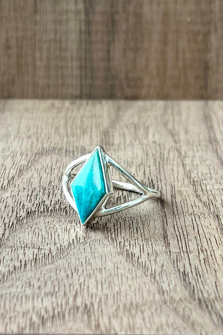 turquoise kite ring / size 6.75