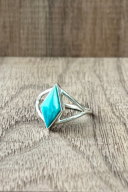 turquoise kite ring / size 6.75