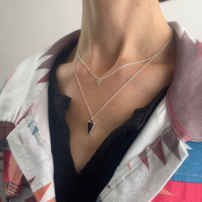 long triangle / onyx