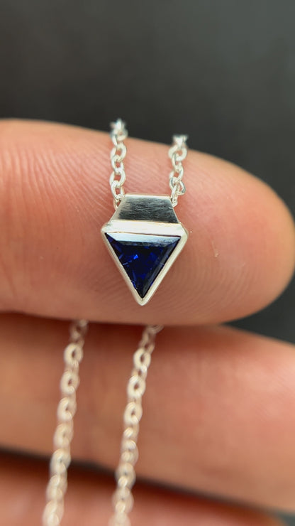 tiny triangle / sapphire