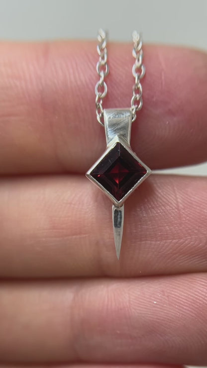 tiny square spike / garnet