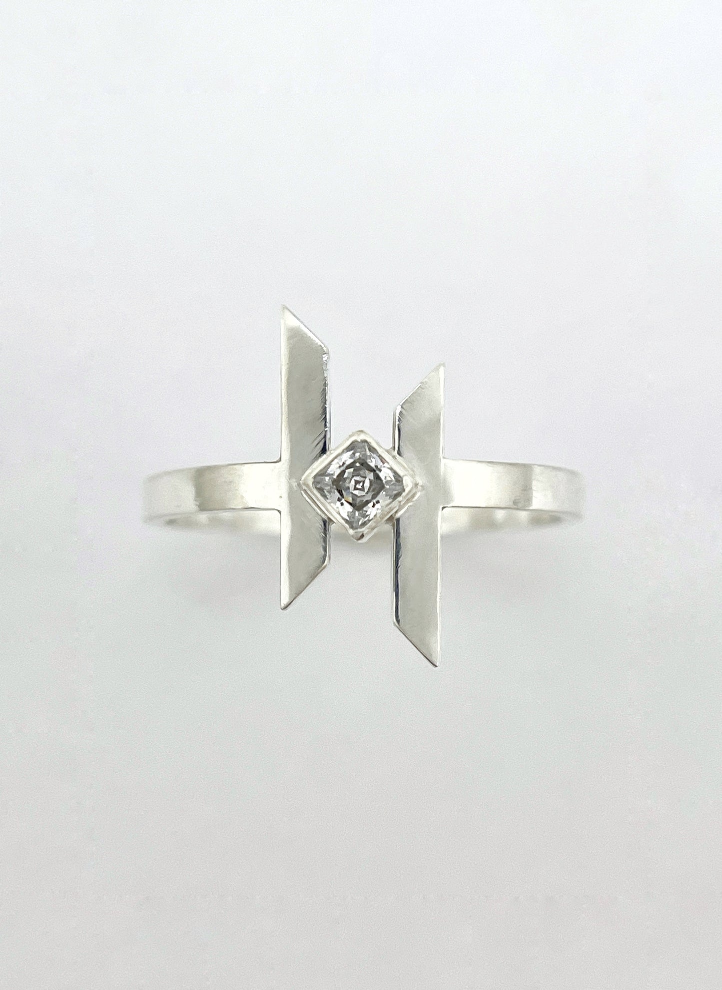 small warp ring / white cubic zirconia / size 7