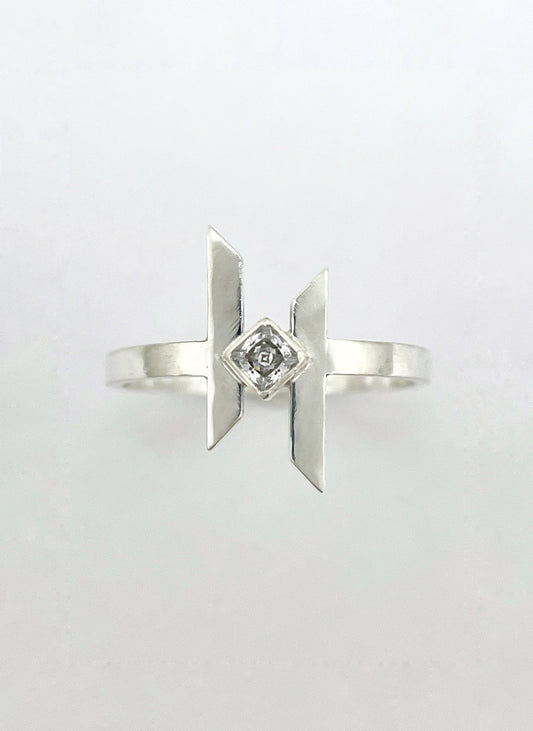 small warp ring / white cubic zirconia / size 7