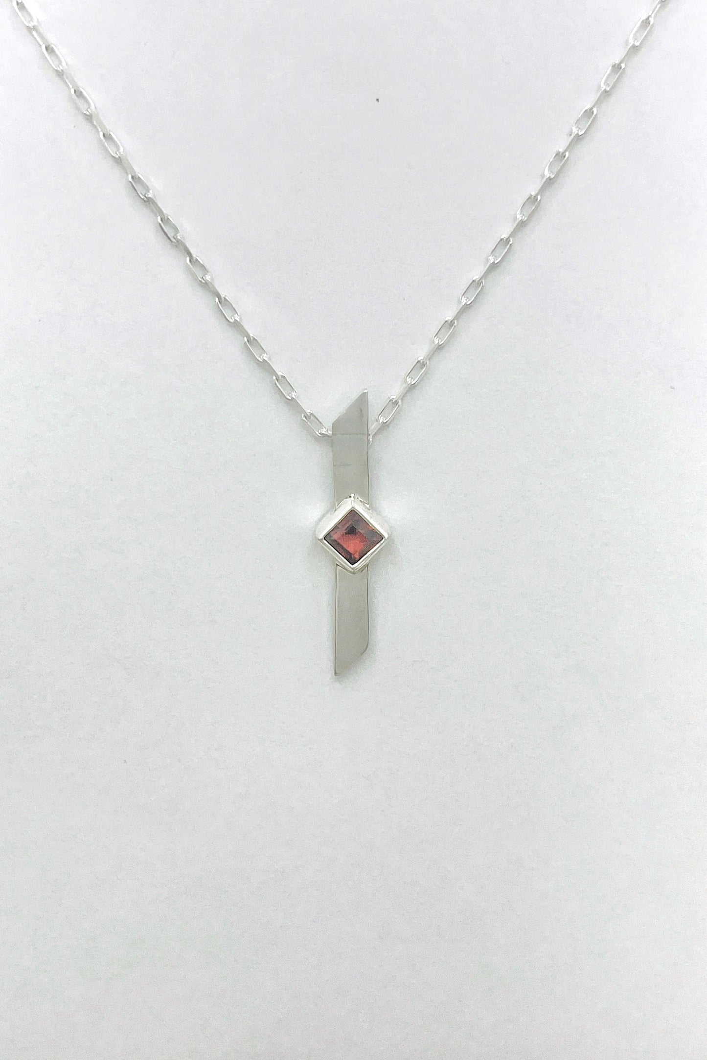 warp necklace / garnet
